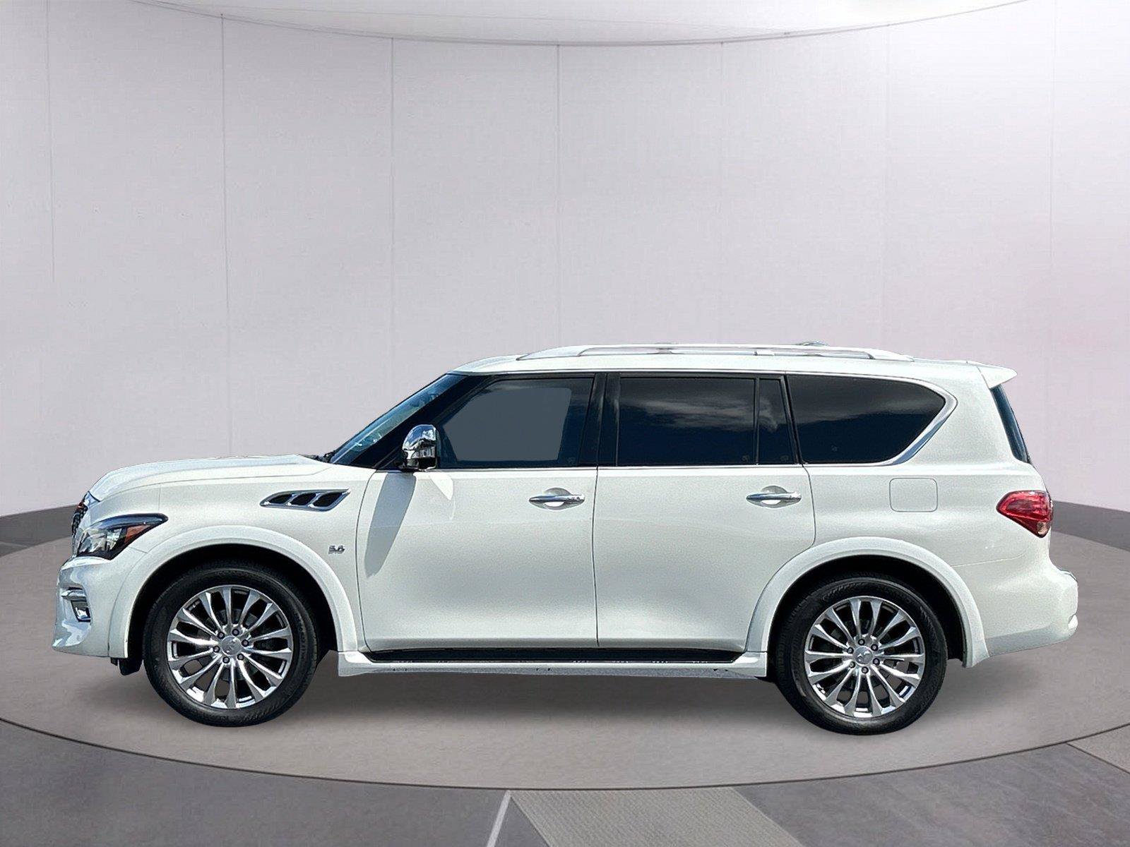 Used 2015 INFINITI QX80 4WD w/ Deluxe Technology Package image 2