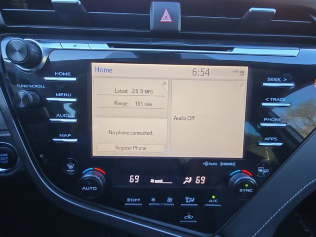 Used 2020 Toyota Camry XSE image 21