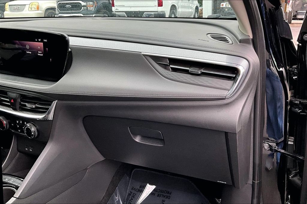 Used 2025 Buick Encore GX Preferred AWD/4WD image 28