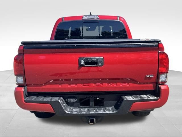 Used 2019 Toyota Tacoma TRD Sport AWD/4WD image 4