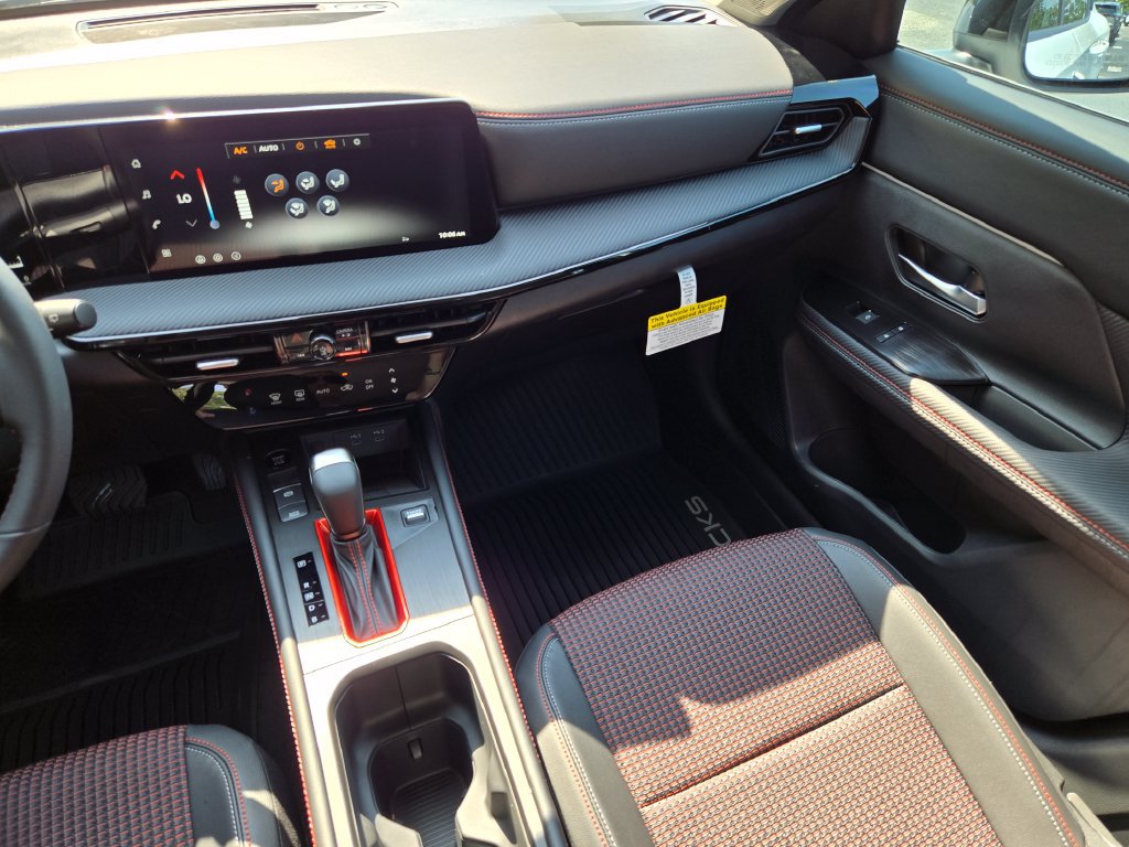 New 2026 Nissan Kicks SR FWD image 12