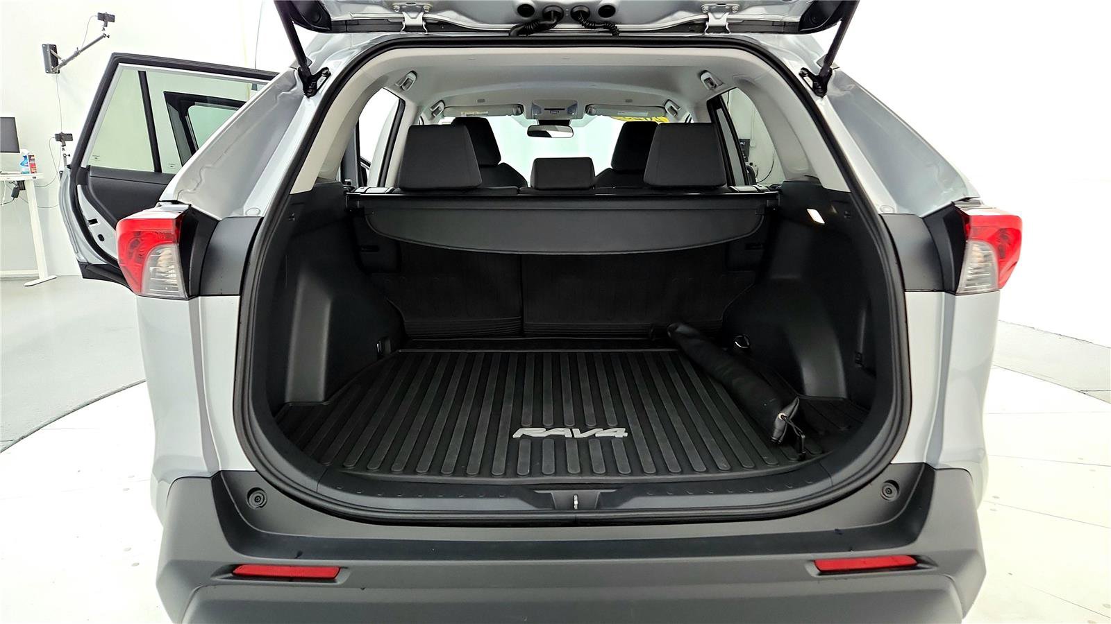 Certified 2025 Toyota RAV4 XLE image 32