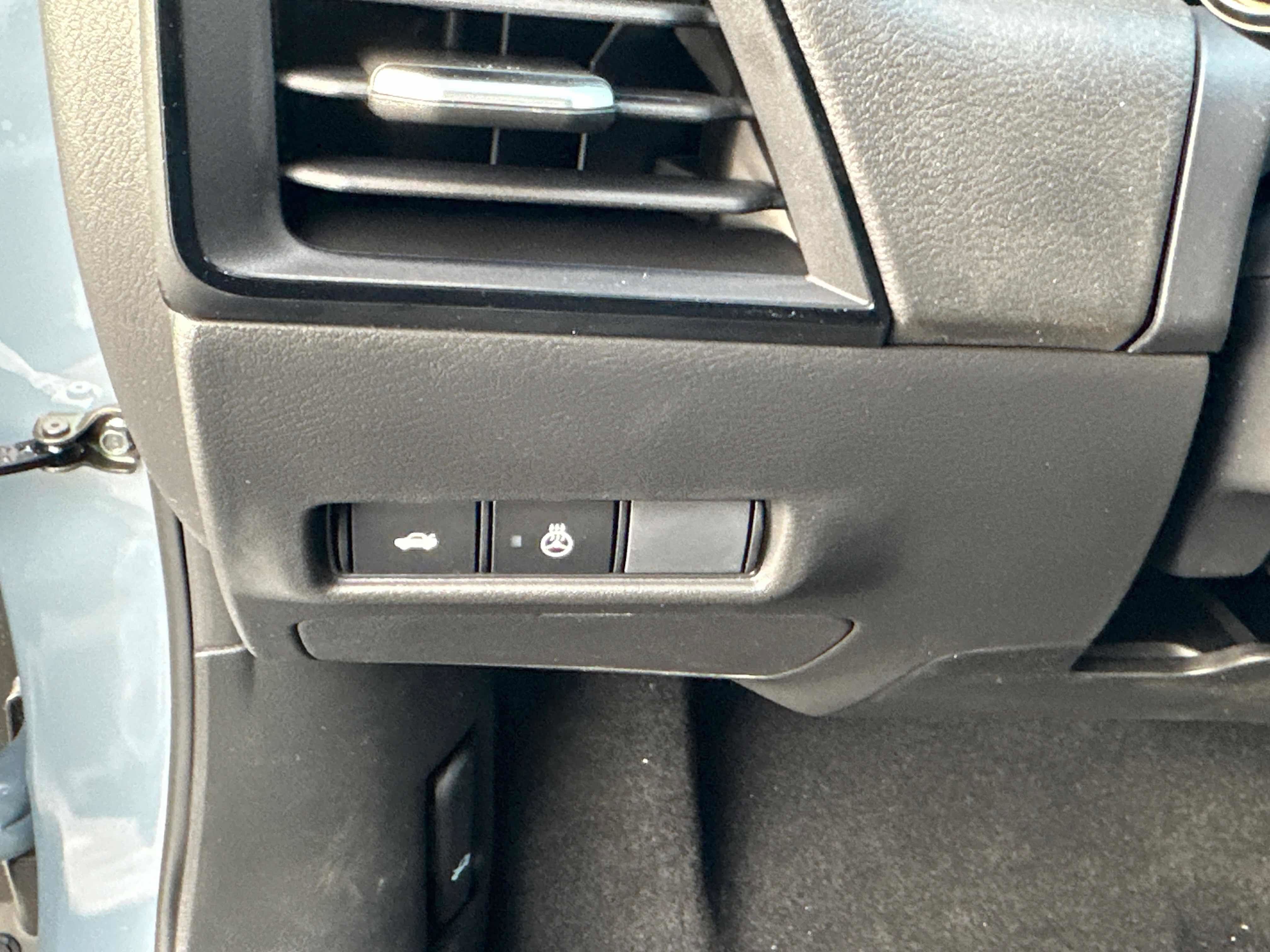 New 2026 Nissan Sentra SV w/ SV Convenience Package FWD image 19