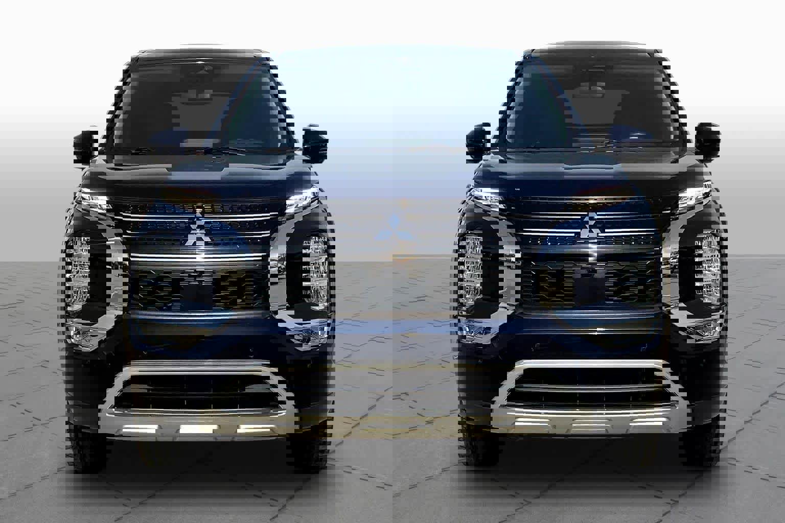 Used 2022 Mitsubishi Outlander SE image 4