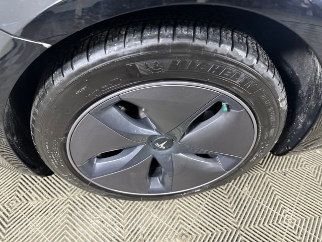 Used 2019 Tesla Model 3 Standard Range Plus image 10