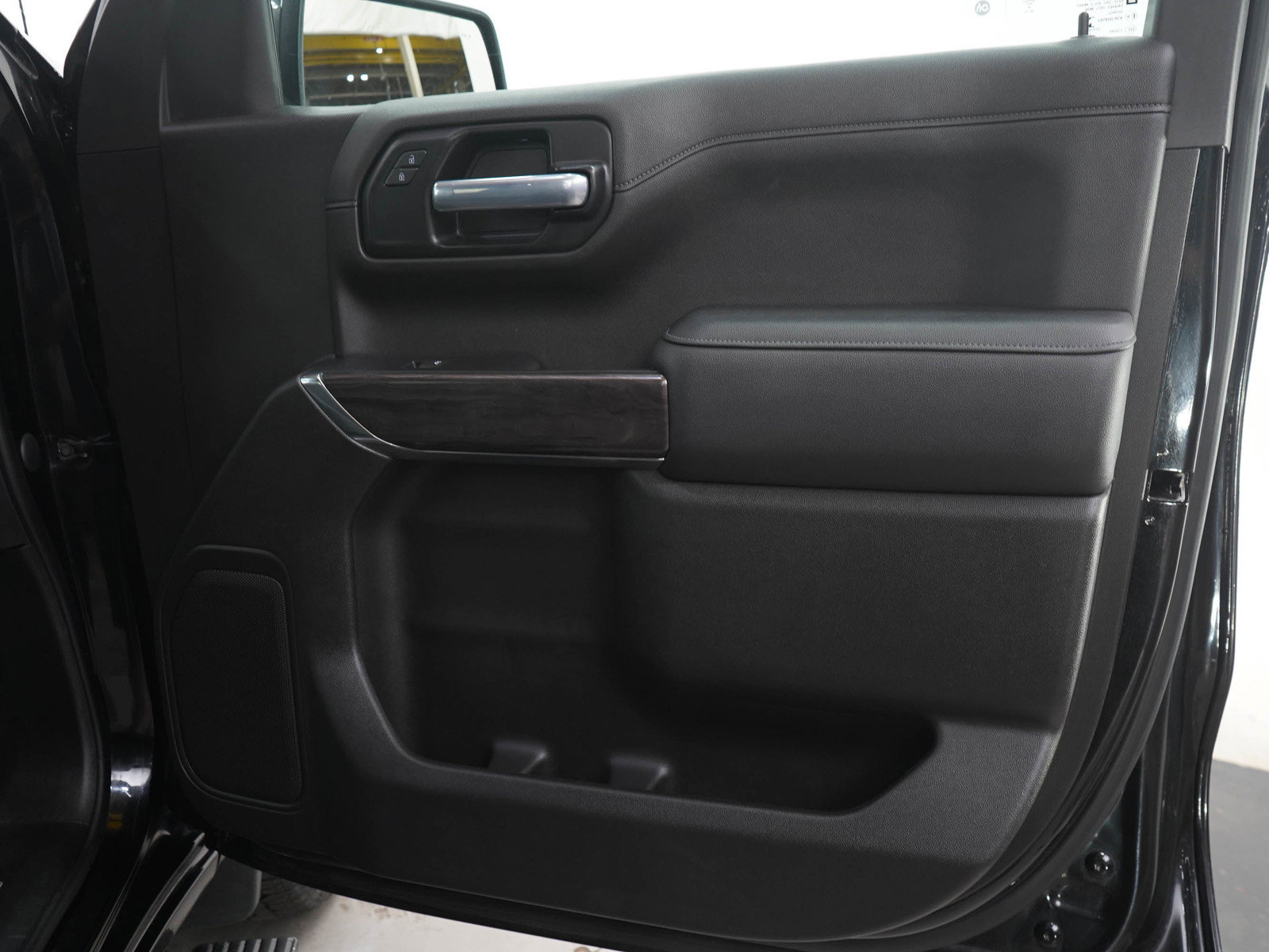 Used 2021 Chevrolet Silverado 1500 LTZ AWD/4WD image 9