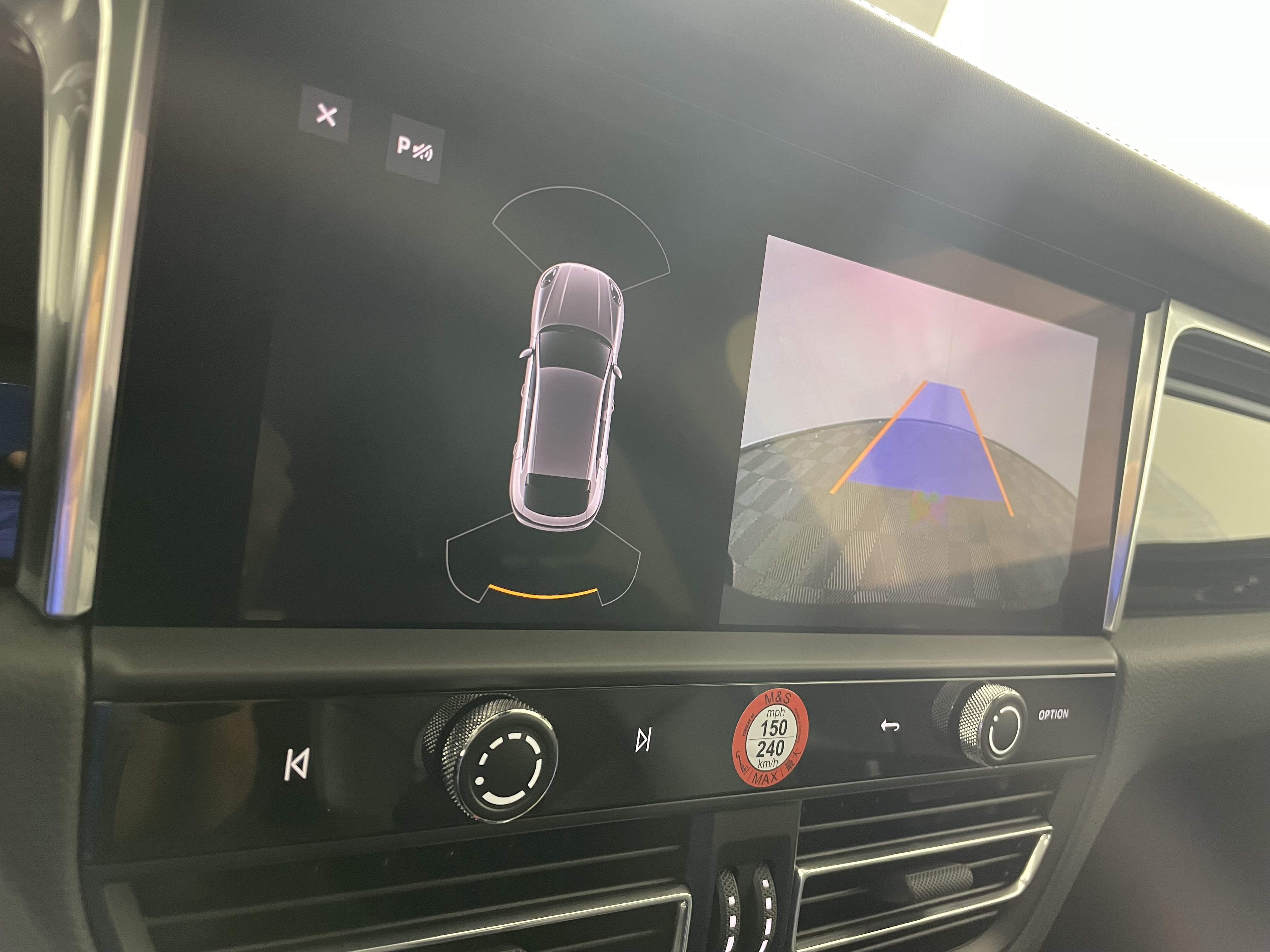 Certified 2026 Porsche Macan AWD/4WD image 24