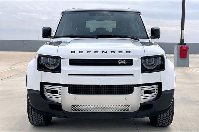 Certified 2023 Land Rover Defender 90 S image 3