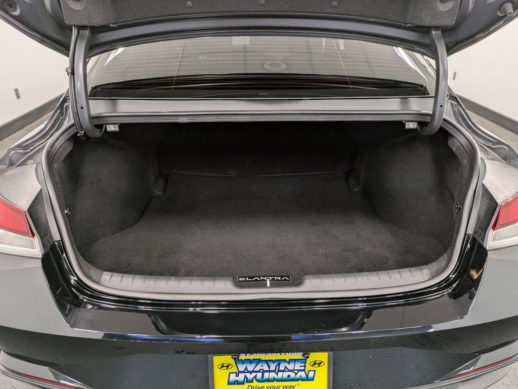 Used 2023 Hyundai Elantra SEL w/ Convenience Package image 24