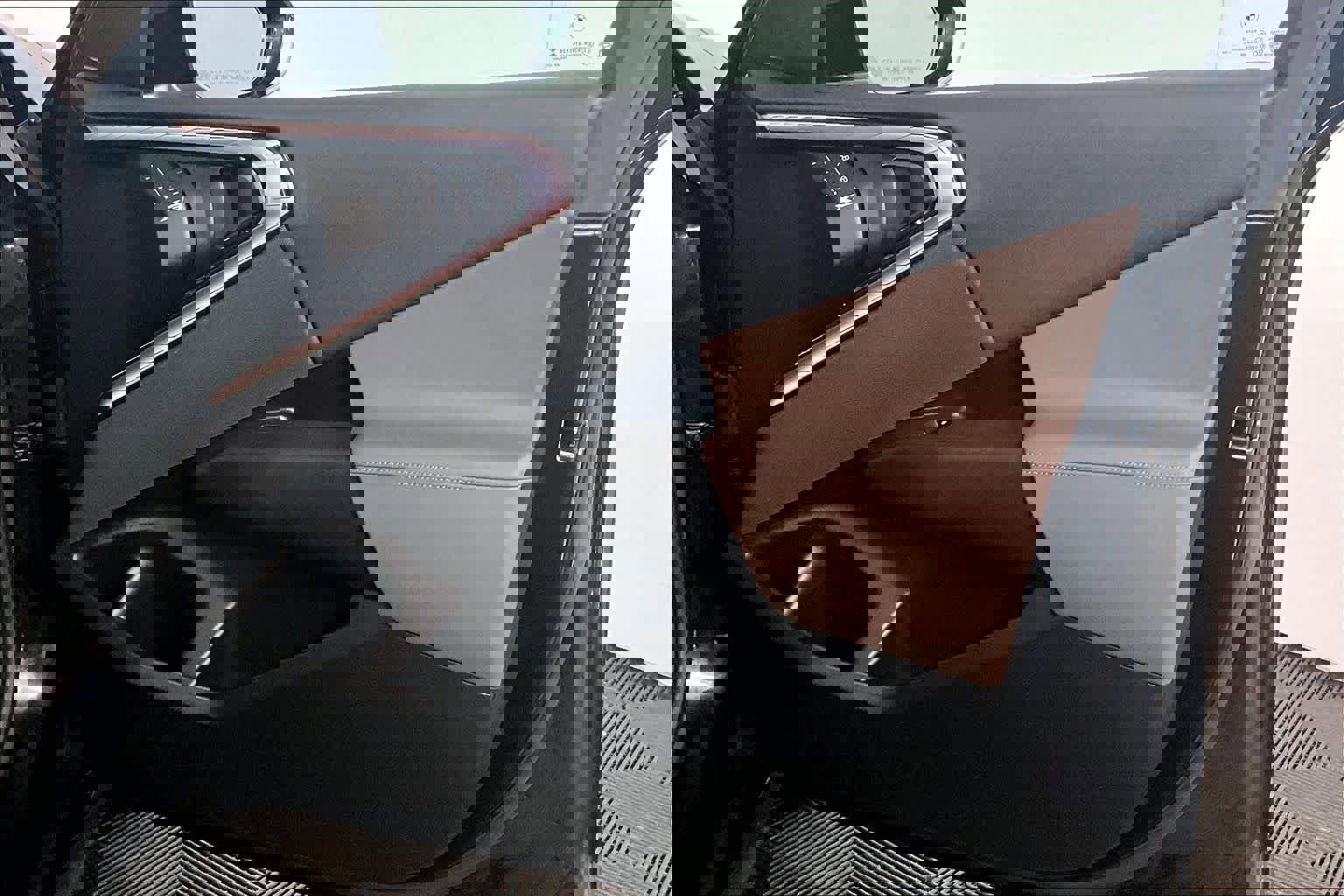 Used 2025 BMW X3 xDrive30i w/ Convenience Package image 21