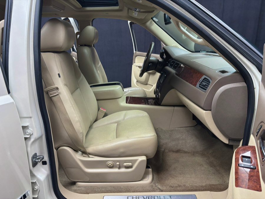 Used 2013 Chevrolet Avalanche LTZ AWD/4WD image 27