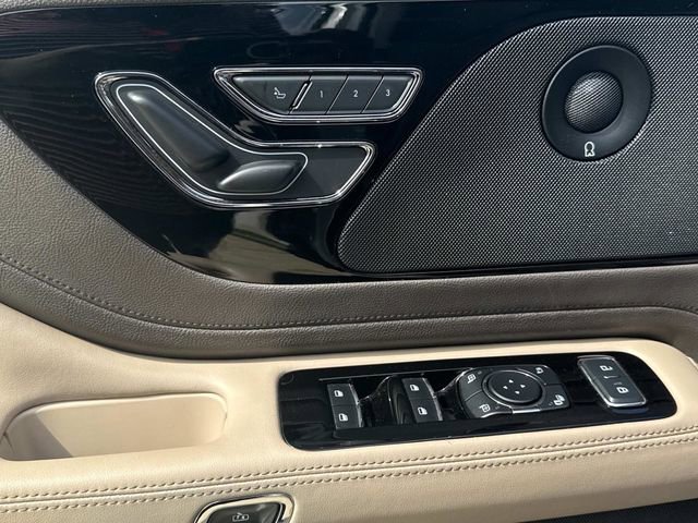 Used 2024 Lincoln Aviator Reserve w/ Equipment Group 201A image 27