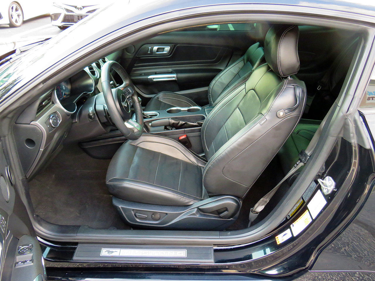 Used 2021 Ford Mustang GT Premium w/ Equipment Group 401A image 11