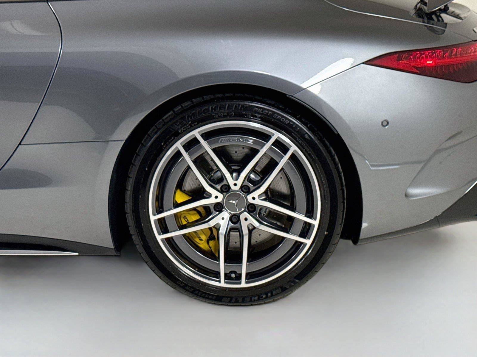 Used 2025 Mercedes-Benz SL 63 AMG 4MATIC image 35