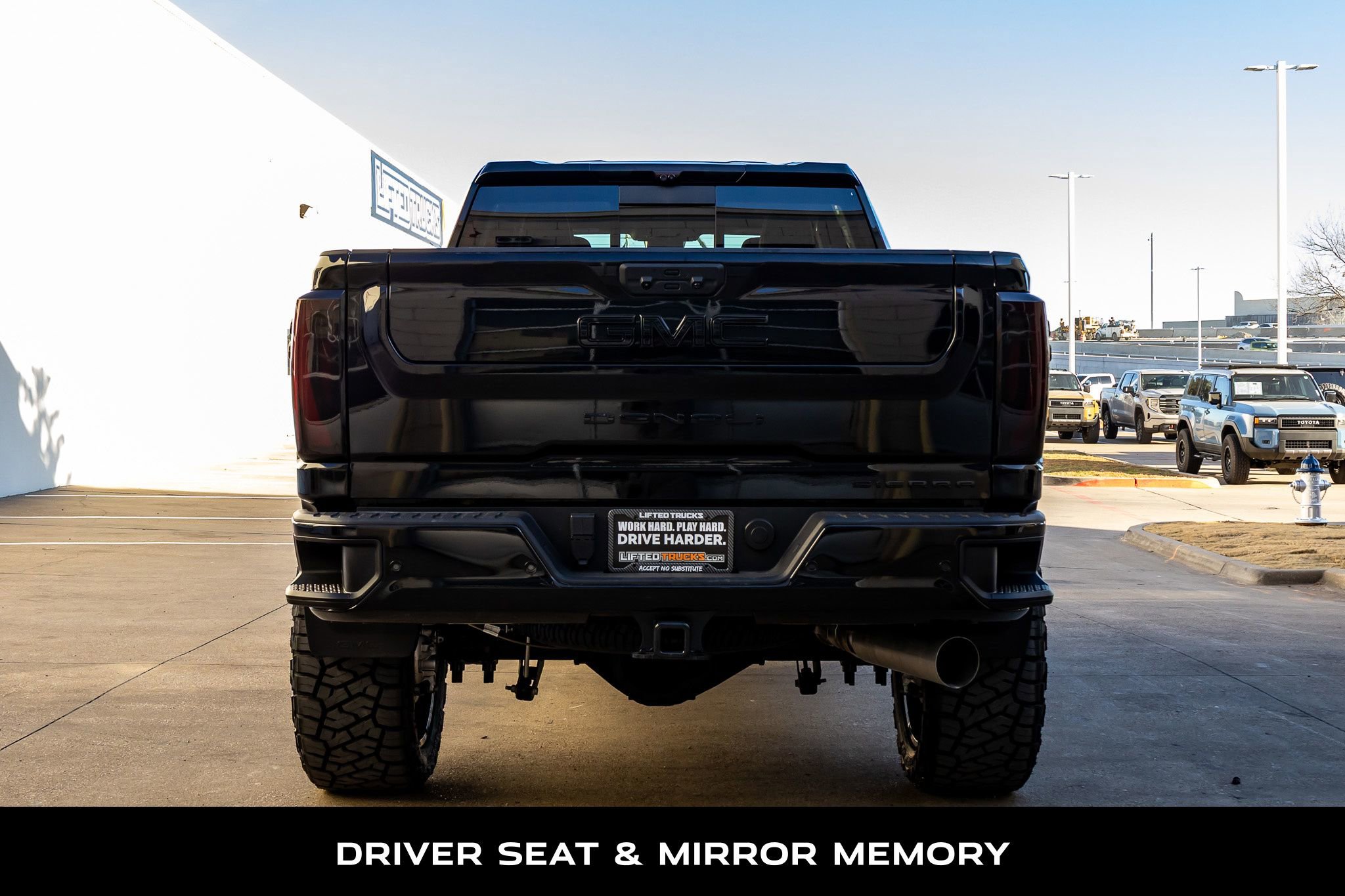 Used 2025 GMC Sierra 2500 Denali Ultimate image 8