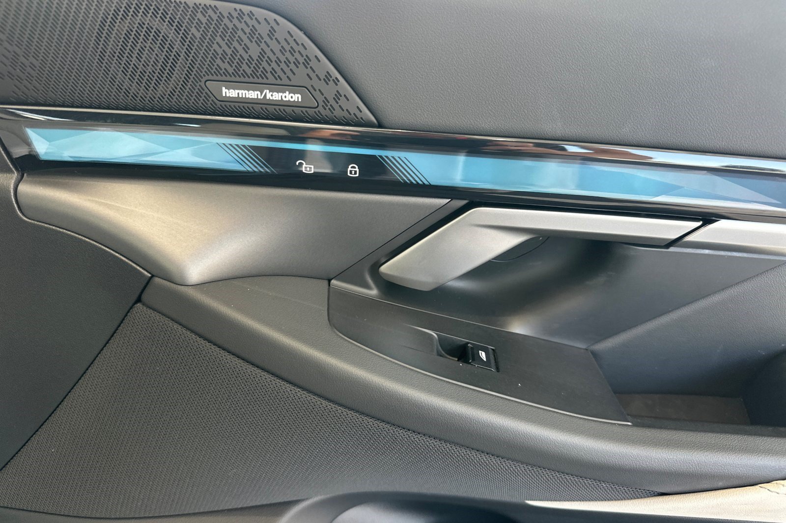 Certified 2024 BMW i5 eDrive40i w/ Premium Package RWD image 21
