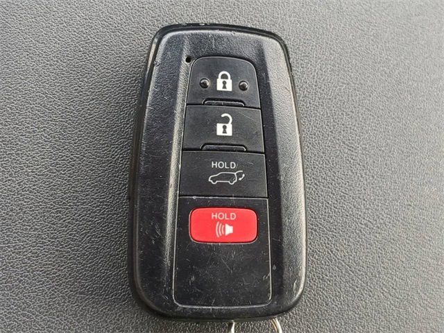 Used 2022 Toyota Highlander XLE image 28