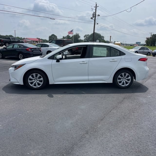Used 2023 Toyota Corolla LE FWD image 4