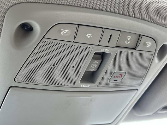 Used 2020 Nissan Rogue SL image 32