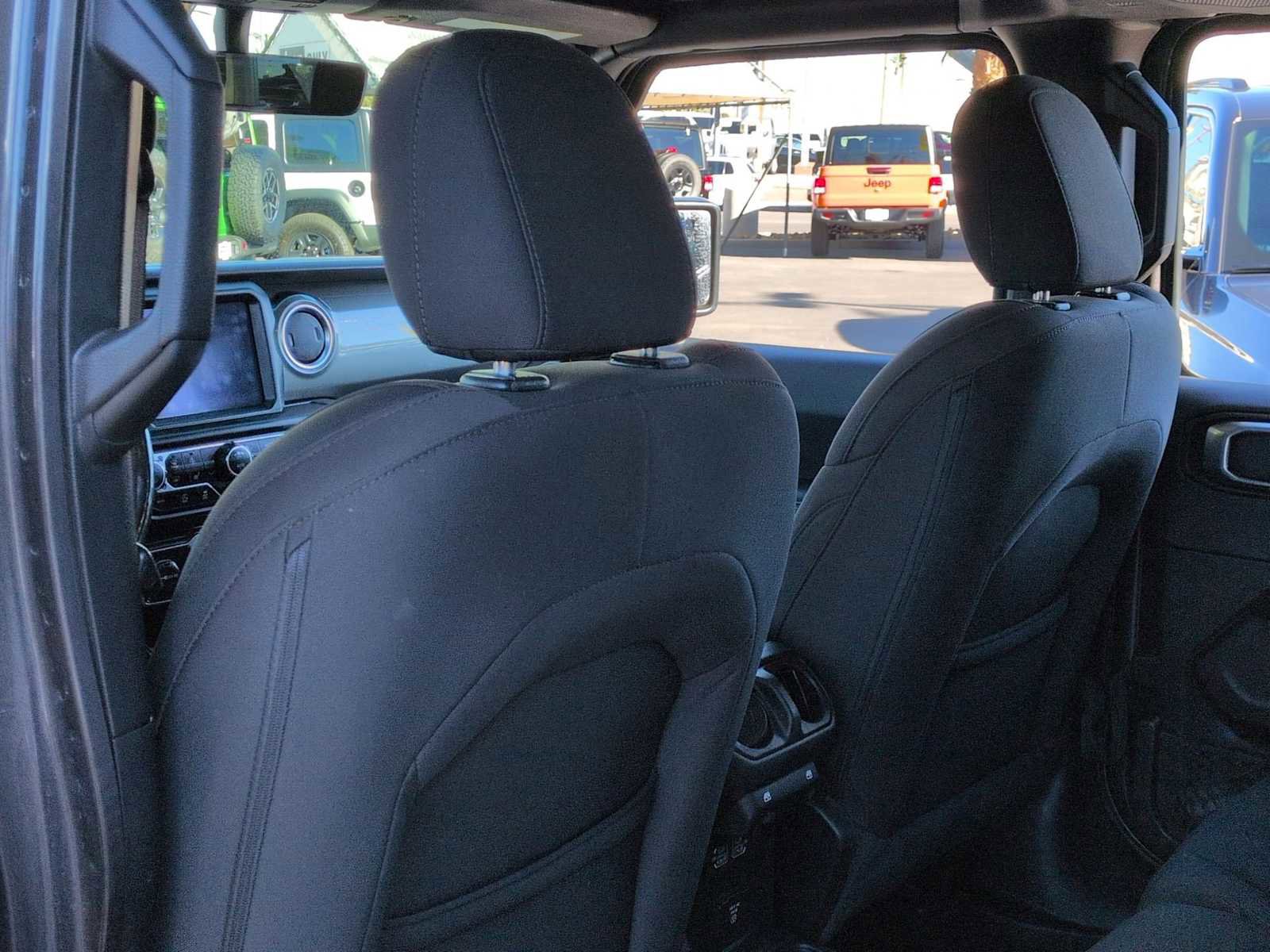 Used 2022 Jeep Wrangler Unlimited Sahara w/ Cold Weather Group image 19