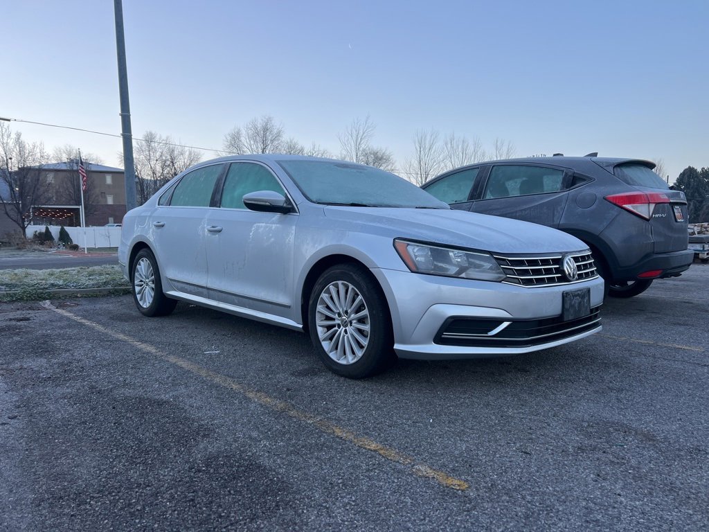 Used 2017 Volkswagen Passat 1.8T SE image 2