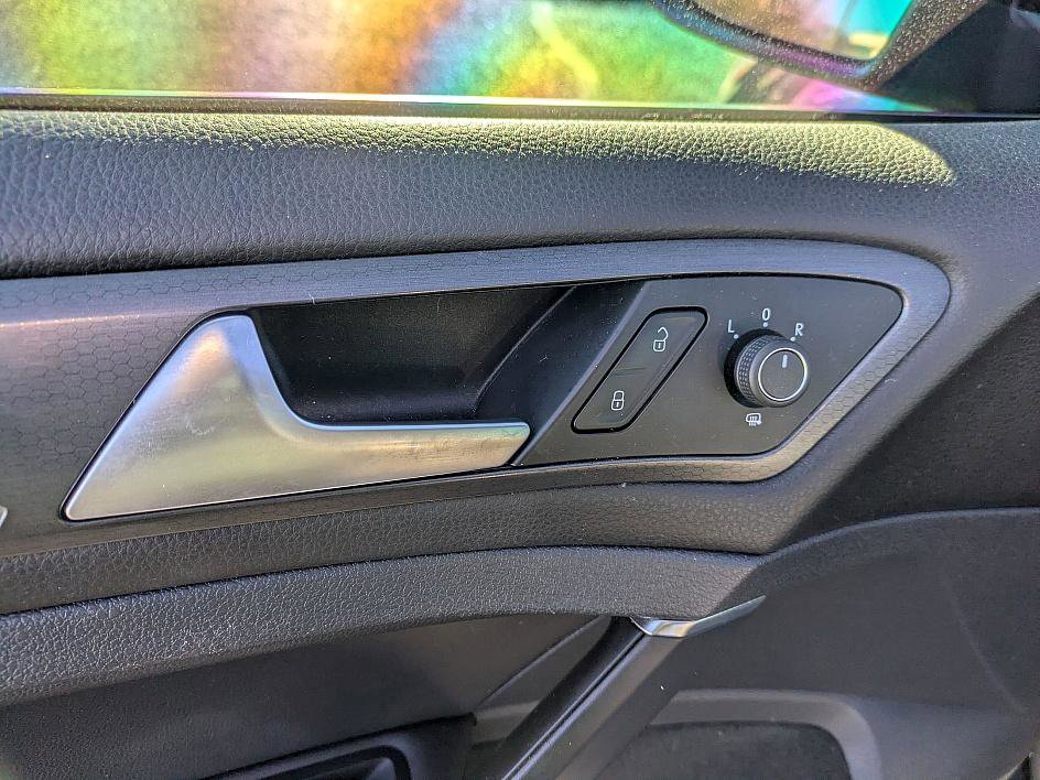 Used 2020 Volkswagen GTI SE image 15