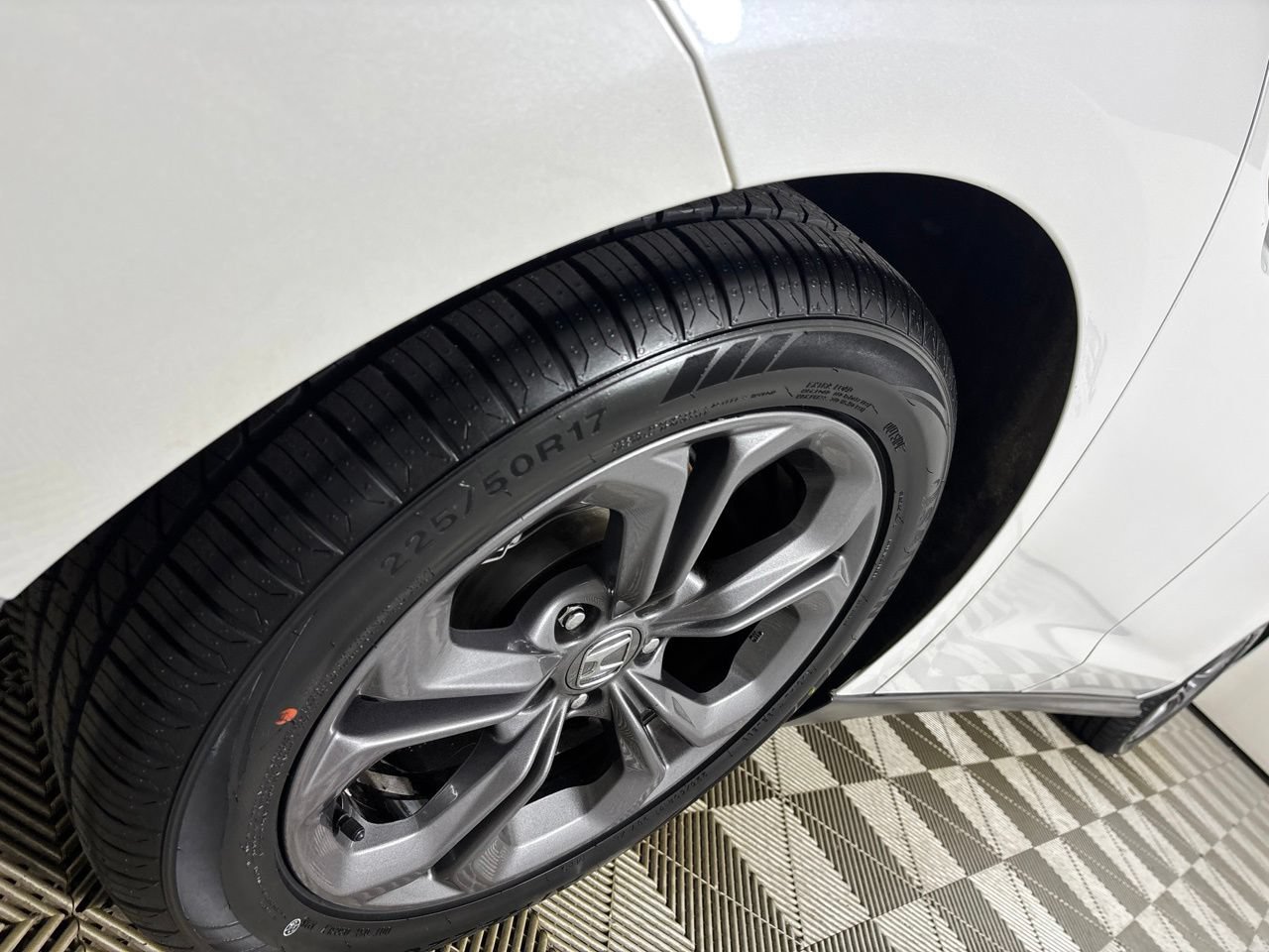 Used 2023 Honda Accord EX image 31