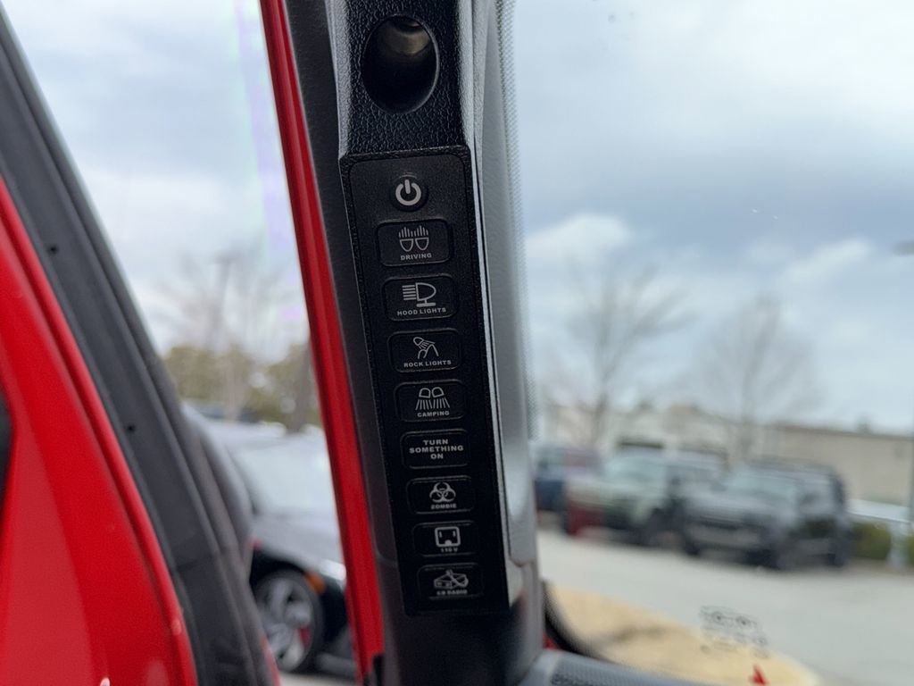 Used 2019 Jeep Wrangler Sport image 18