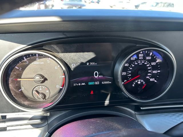 Used 2022 Kia Carnival LX image 39