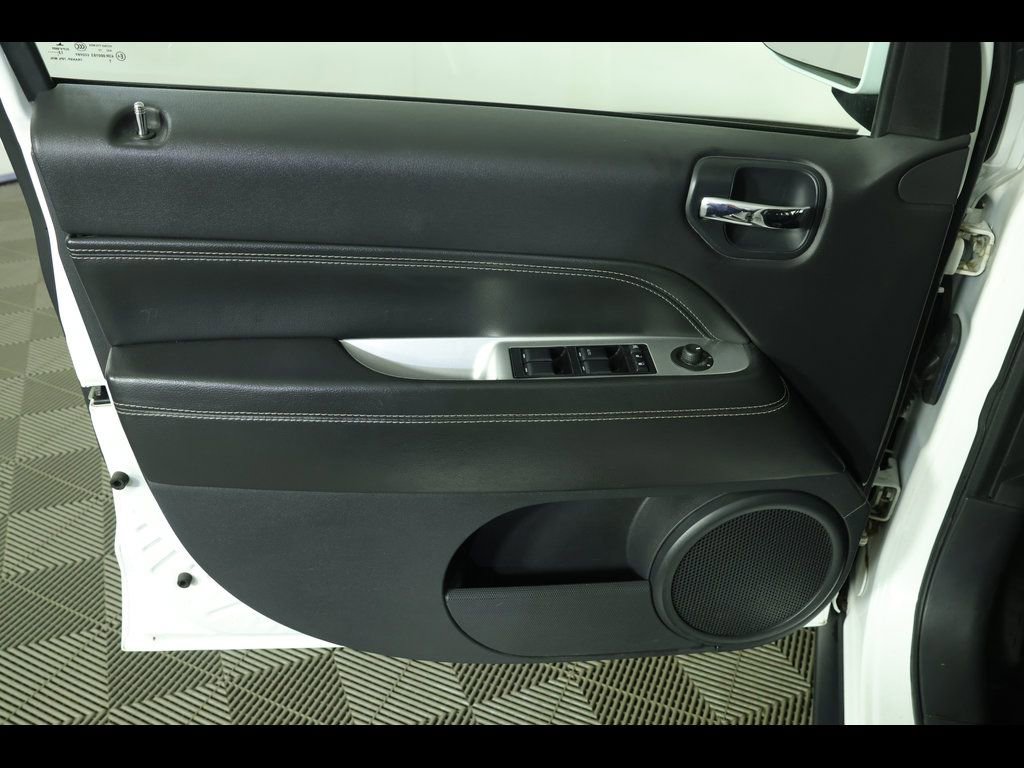 Used 2014 Jeep Compass Latitude image 15