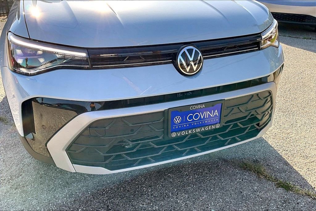 New 2026 Volkswagen Taos SE image 29