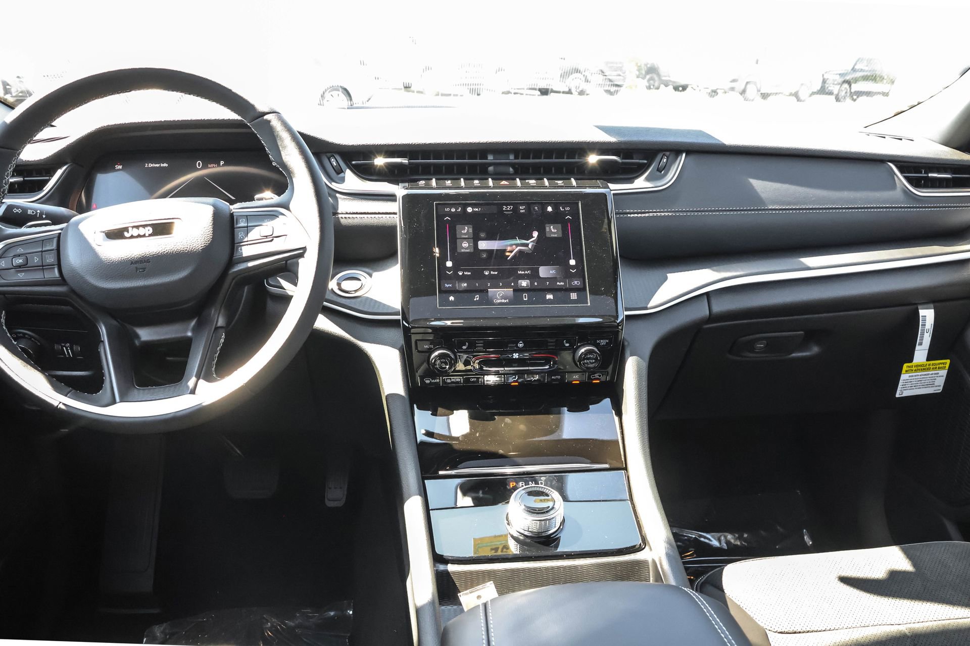 New 2025 Jeep Grand Cherokee Altitude AWD/4WD image 17