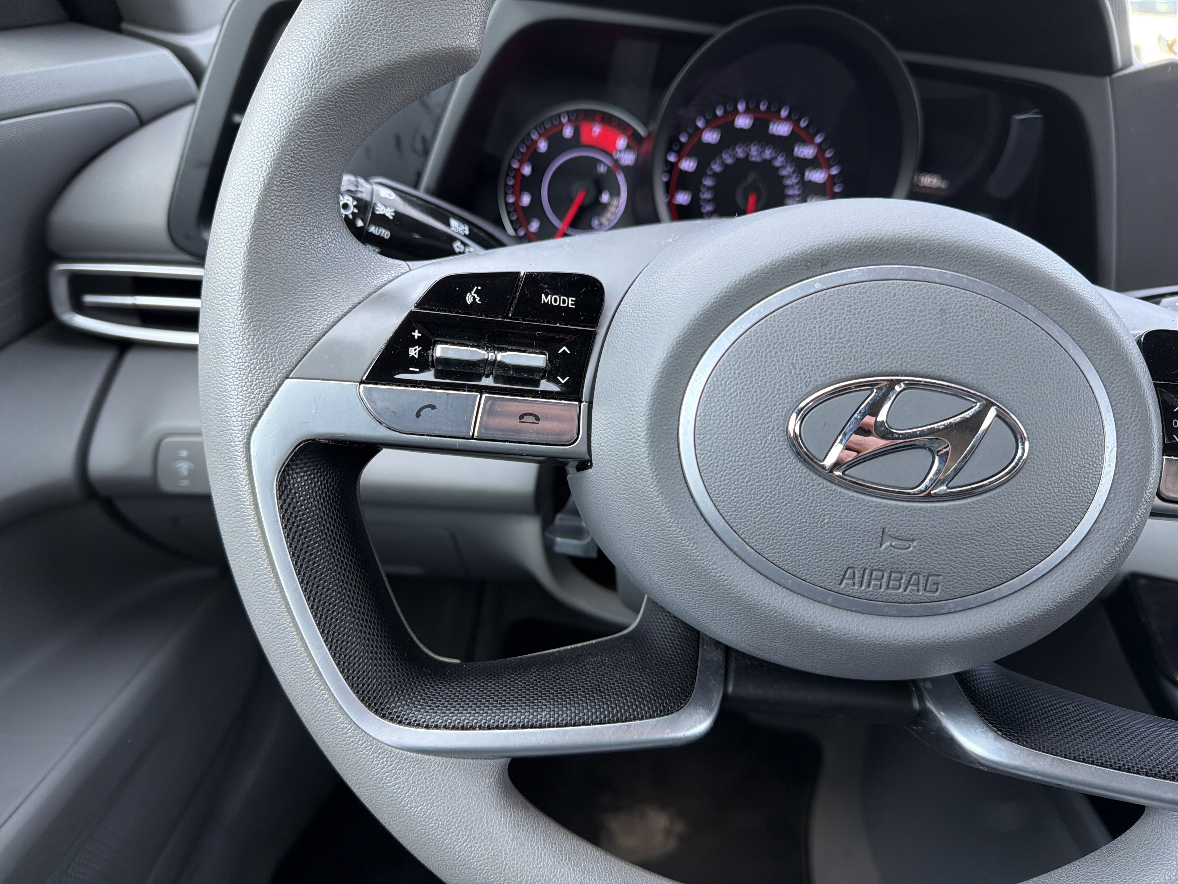 Used 2023 Hyundai Elantra SEL image 19