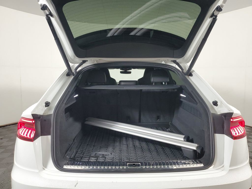 Used 2022 Audi SQ8 Premium Plus w/ Black Optic Package image 8