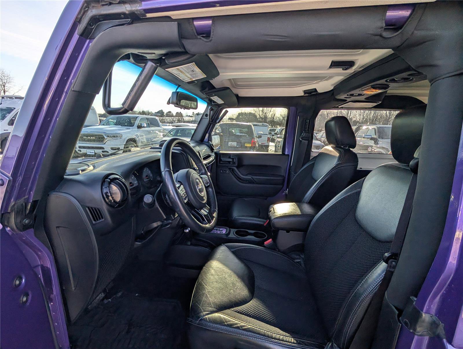 Used 2017 Jeep Wrangler Sahara image 14