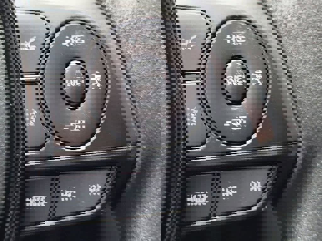 Used 2021 Toyota RAV4 XLE image 12