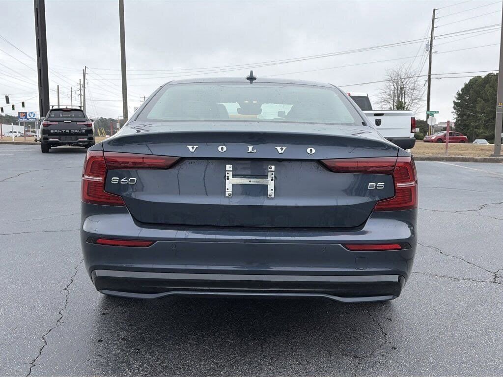 Used 2024 Volvo S60 B5 Core image 4