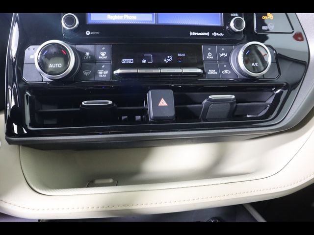 Used 2021 Toyota Highlander XLE image 37
