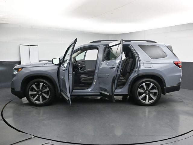Used 2023 Honda Pilot Elite image 37