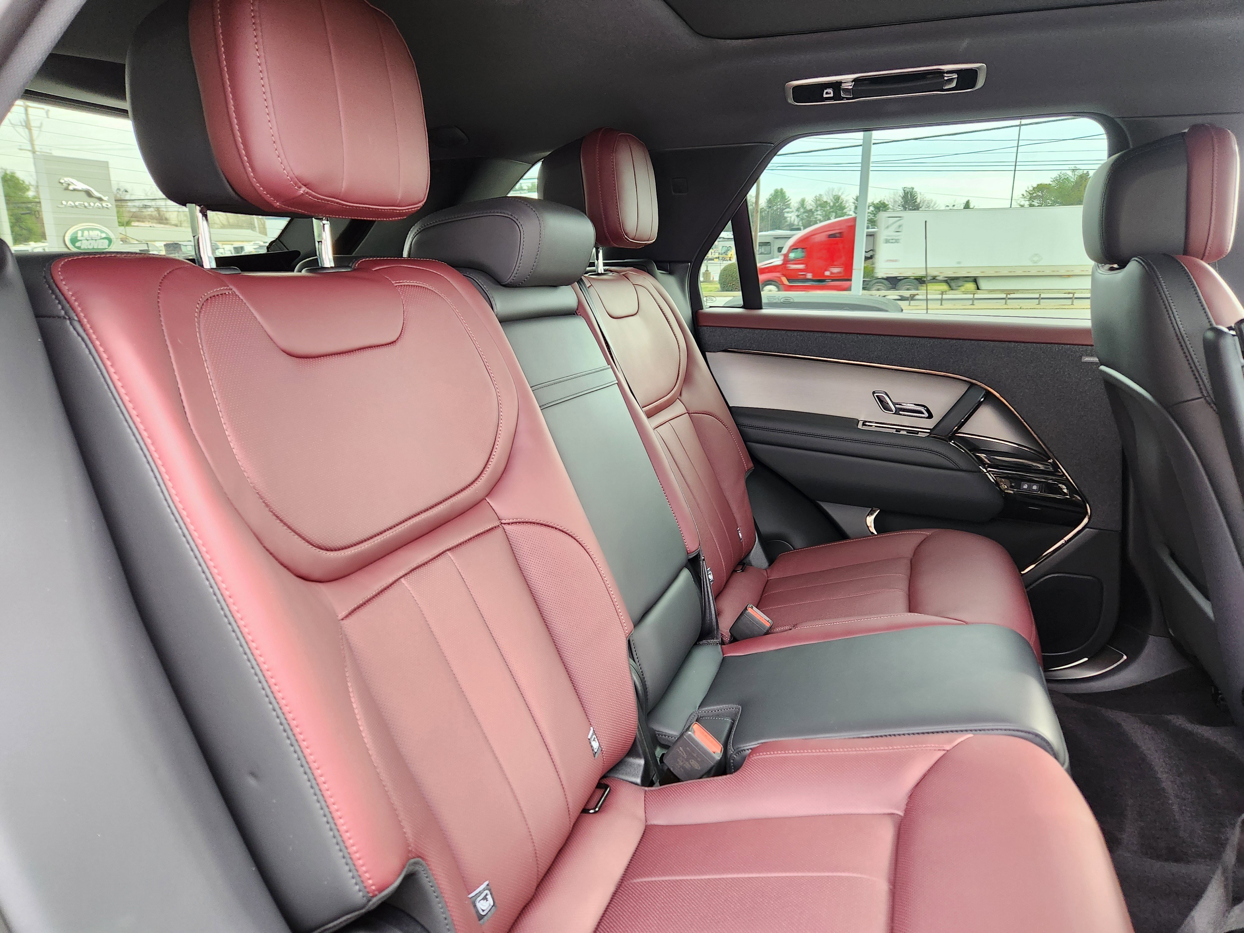 Certified 2025 Land Rover Range Rover Sport Dynamic SE image 15