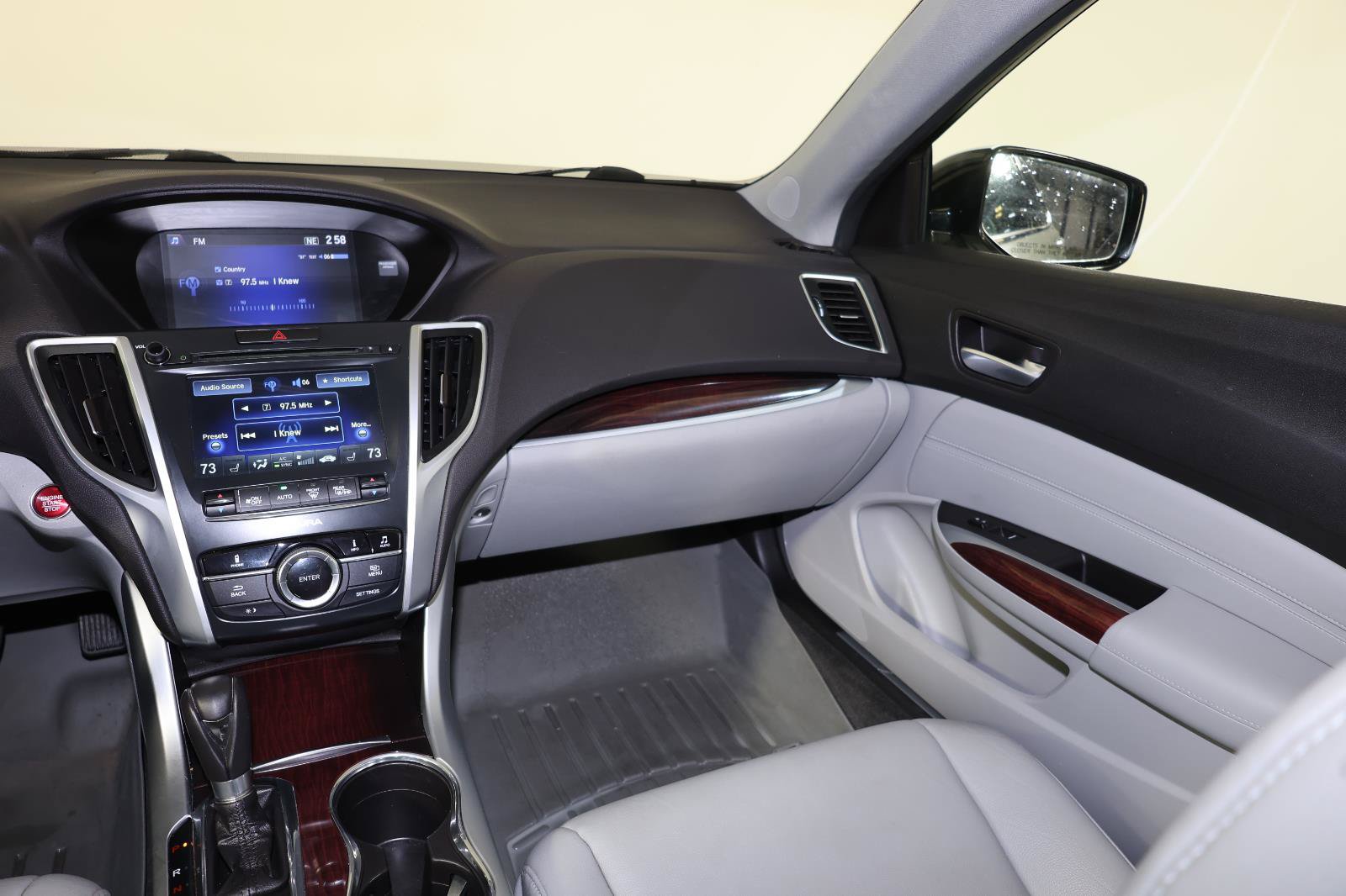 Used 2016 Acura TLX FWD image 11
