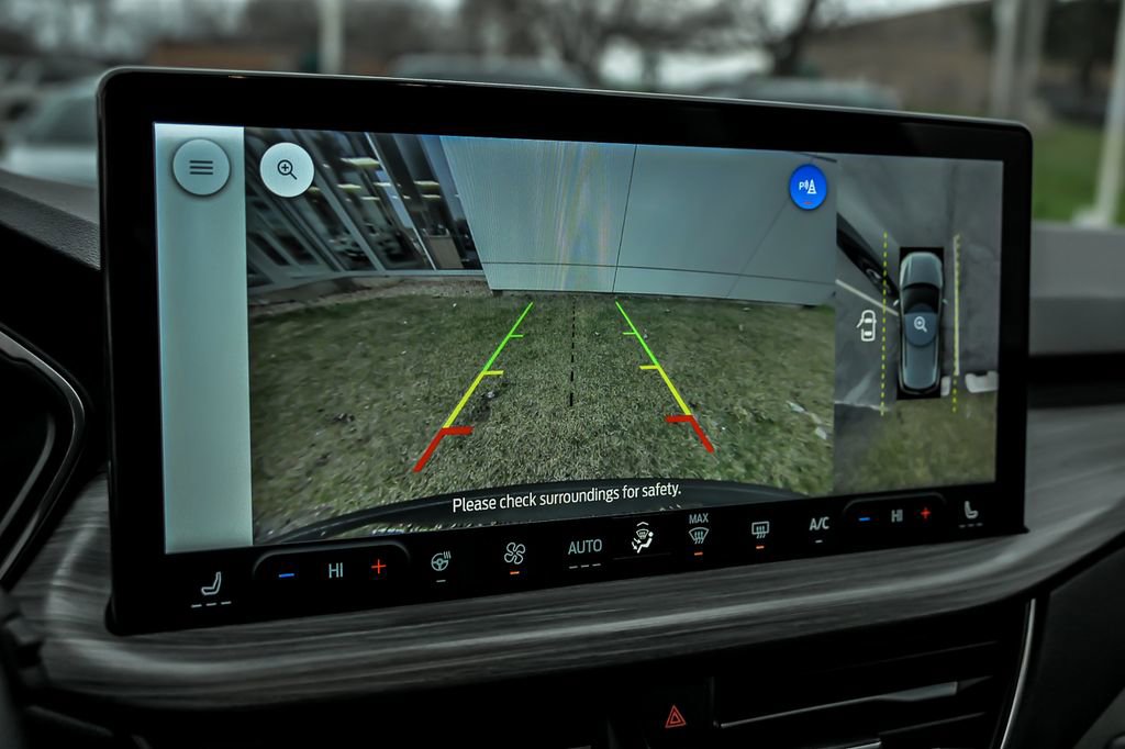 Used 2023 Ford Escape Platinum w/ Premium Technology Package image 22