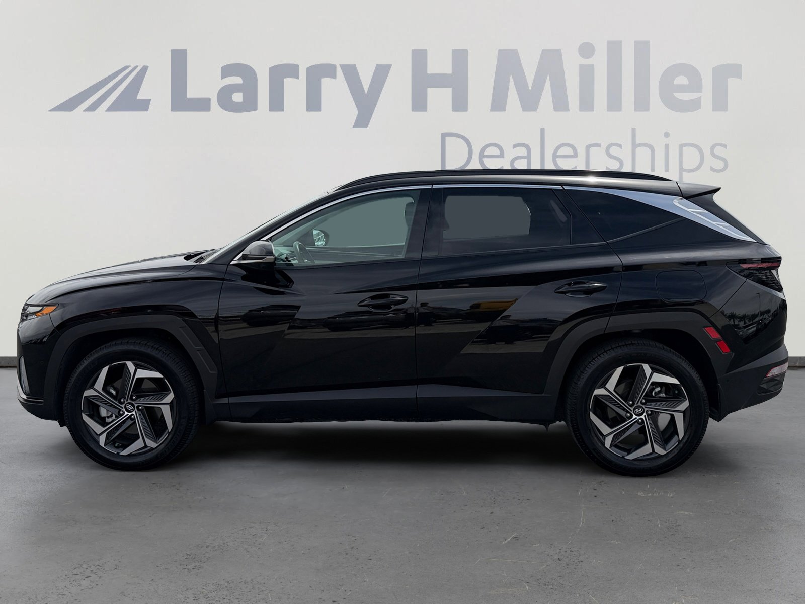 Used 2022 Hyundai Tucson Limited AWD/4WD image 2