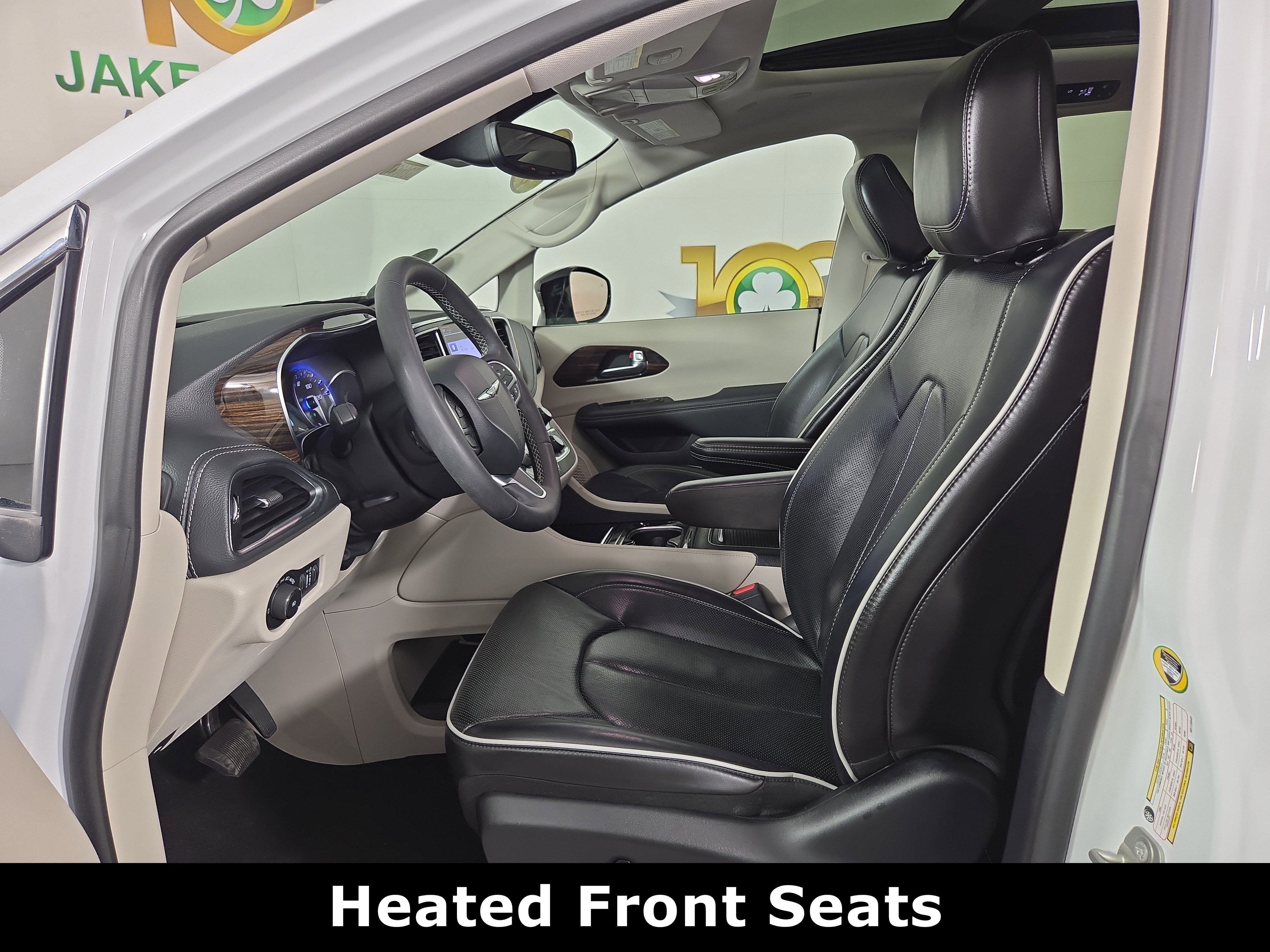 Used 2024 Chrysler Pacifica Limited image 11