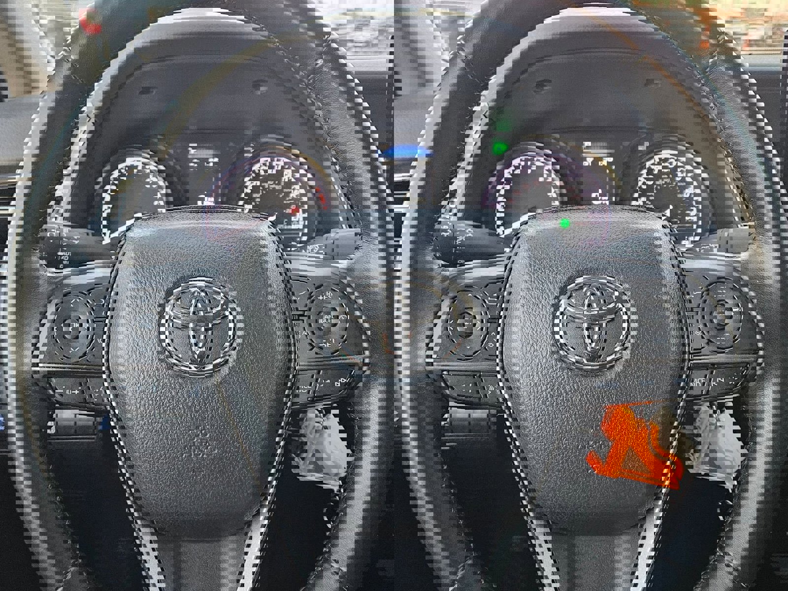 Used 2024 Toyota Camry SE image 11