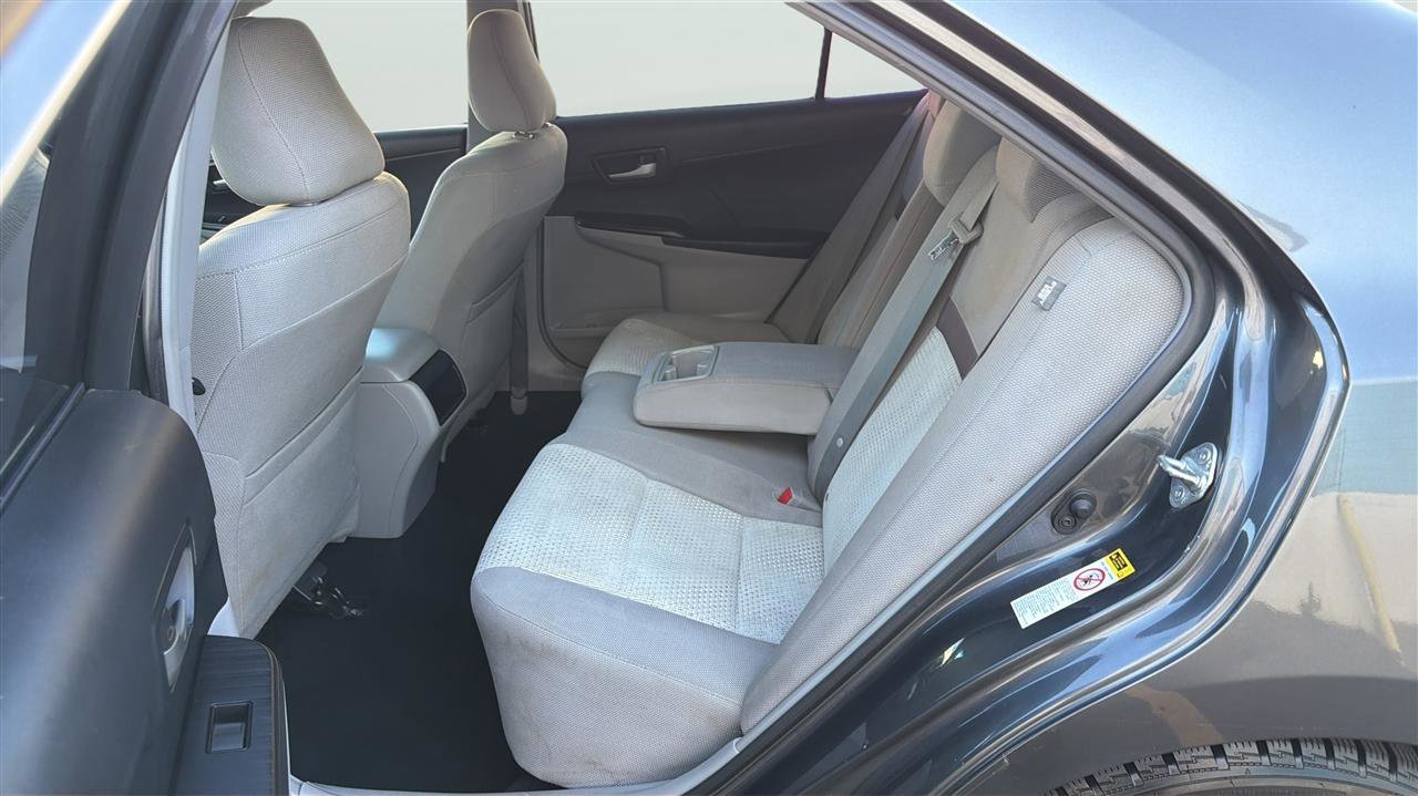 Used 2012 Toyota Camry LE FWD image 19
