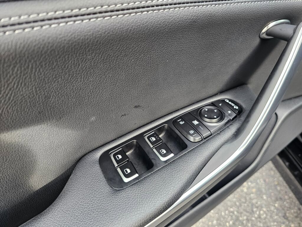 Used 2022 Kia Stinger GT-Line image 26