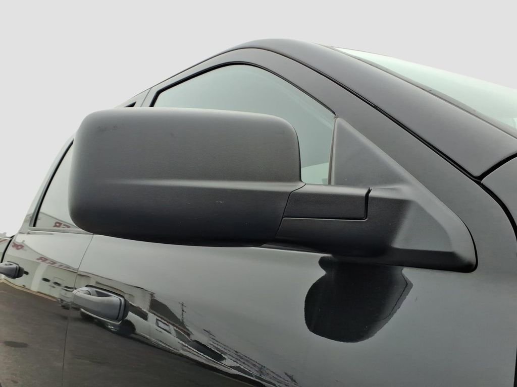 Used 2018 RAM 2500 Tradesman w/ Chrome Appearance Group image 9