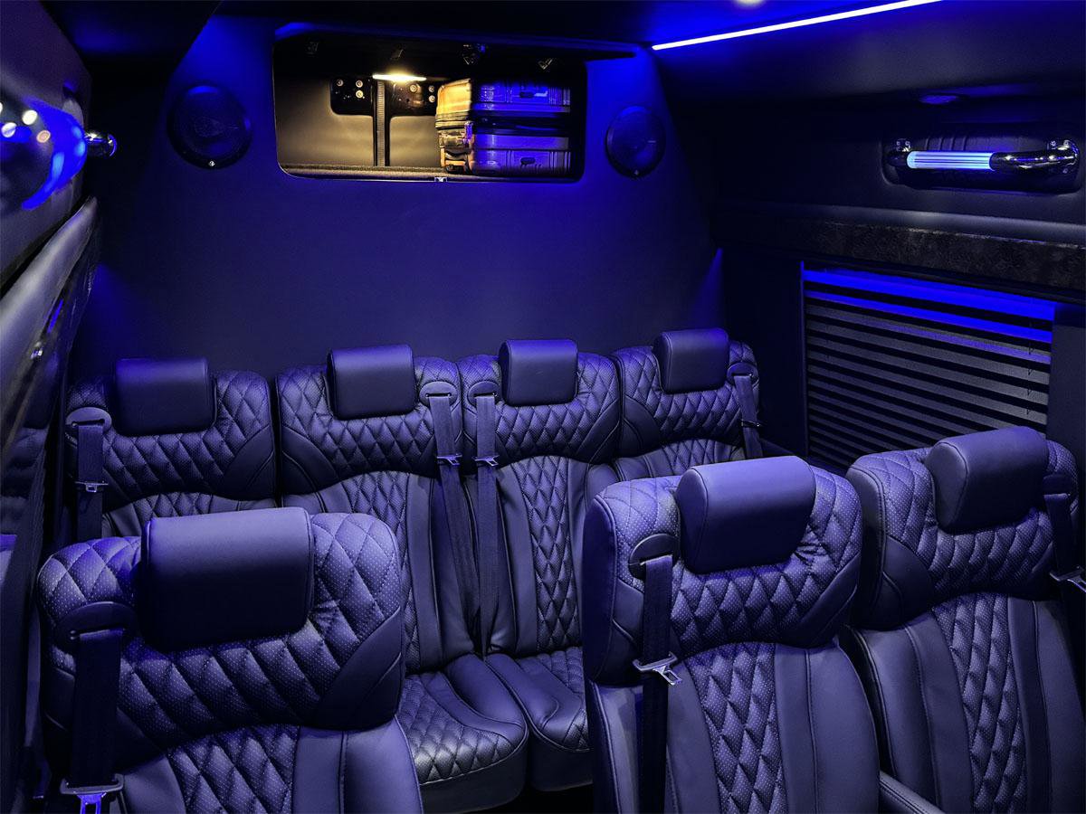 Used 2024 Mercedes-Benz Sprinter 3500 image 4