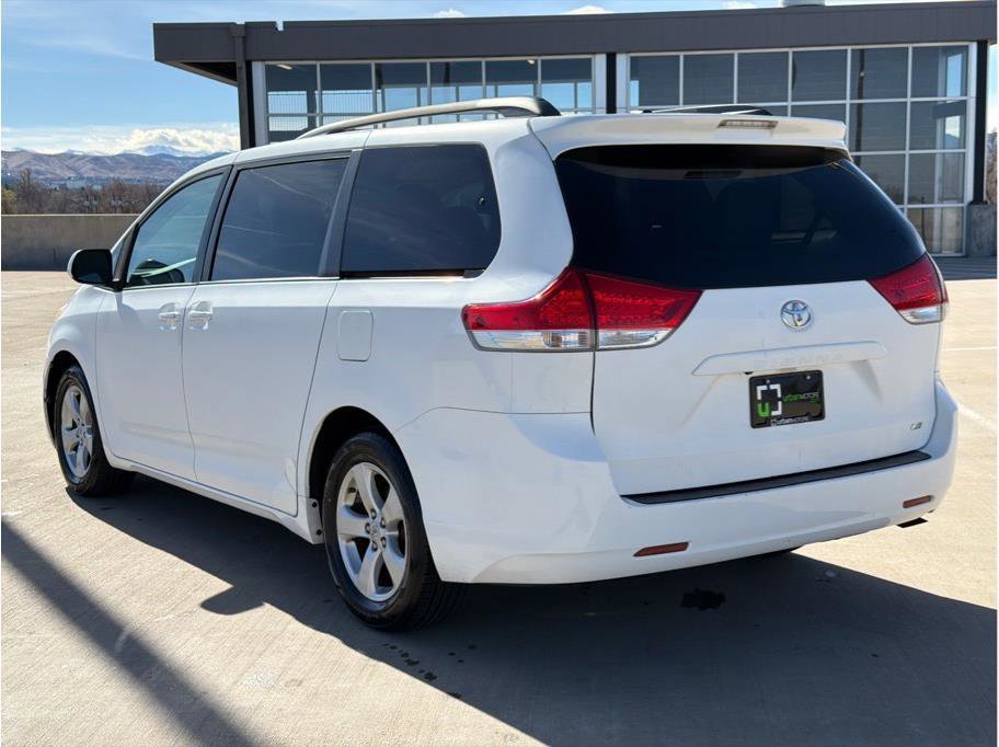 Used 2011 Toyota Sienna LE image 6